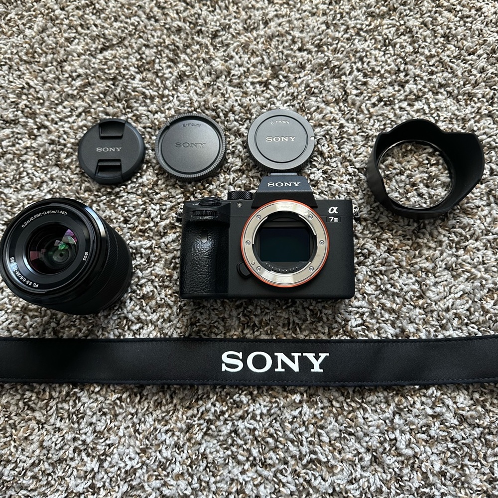 Sony-Alpha a7 III Mirrorless Cam w/ High Quality Zoom Lens & Full Motion Tripod